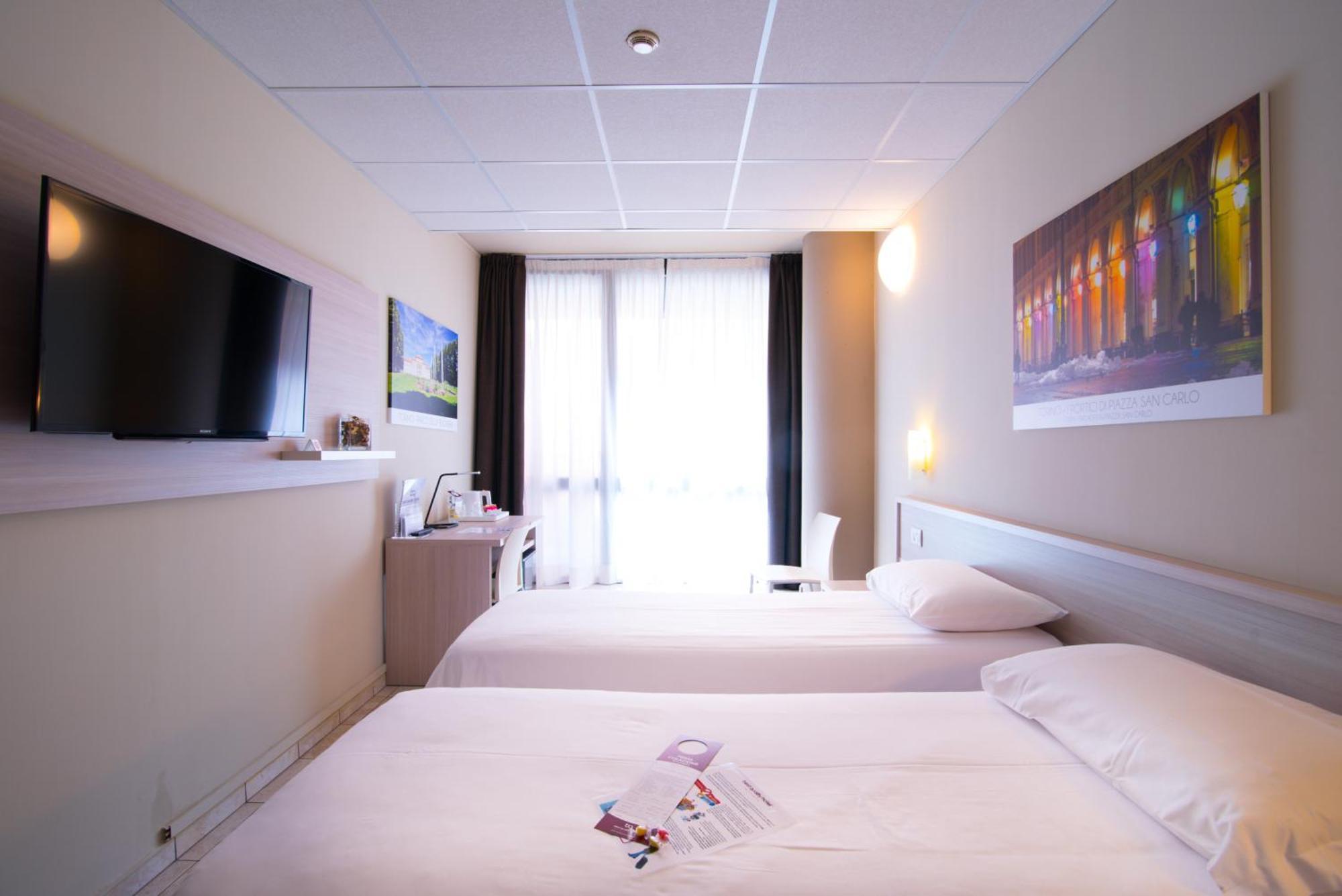 Twin Room,632178030:JPEG