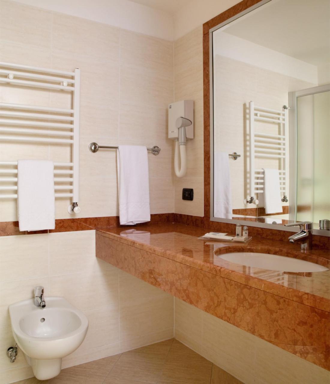 Double Room with Small Double Bed,1284434476:JPEG